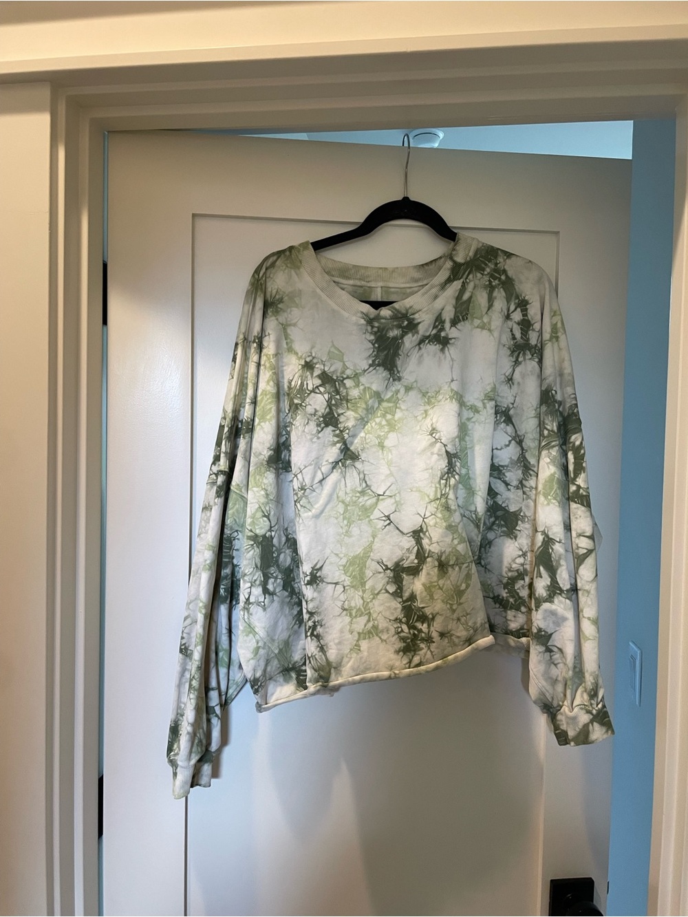 Lululemon sweatshirt